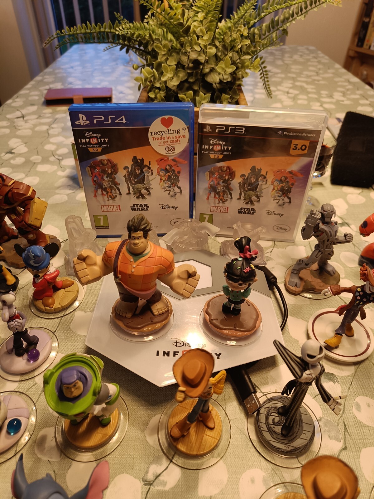 HUGE disney infinity Figure Bundle eBay