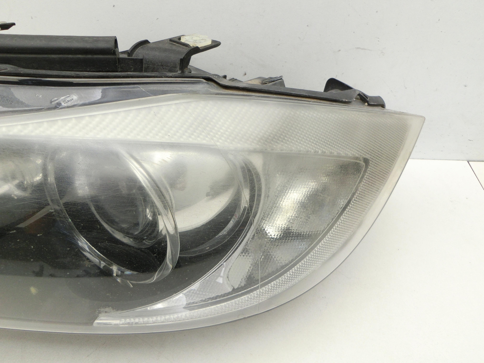 BMW E 90 330 D 05 09 Xenon Scheinwerfer Frontscheinwerfer links 