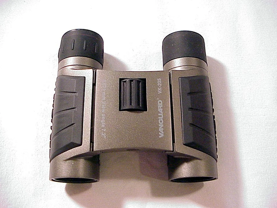 8x21 DCF Vanguard Binoculars boxed,soft case & hard case,strap,warranty New $43 - Image 2 of 4