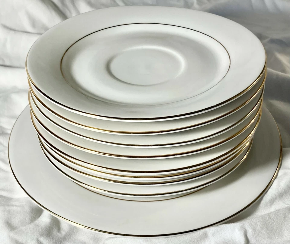 43 pc Classic Gold China Set - Service for 8 plus Serving Dishes - Image 4 of 4