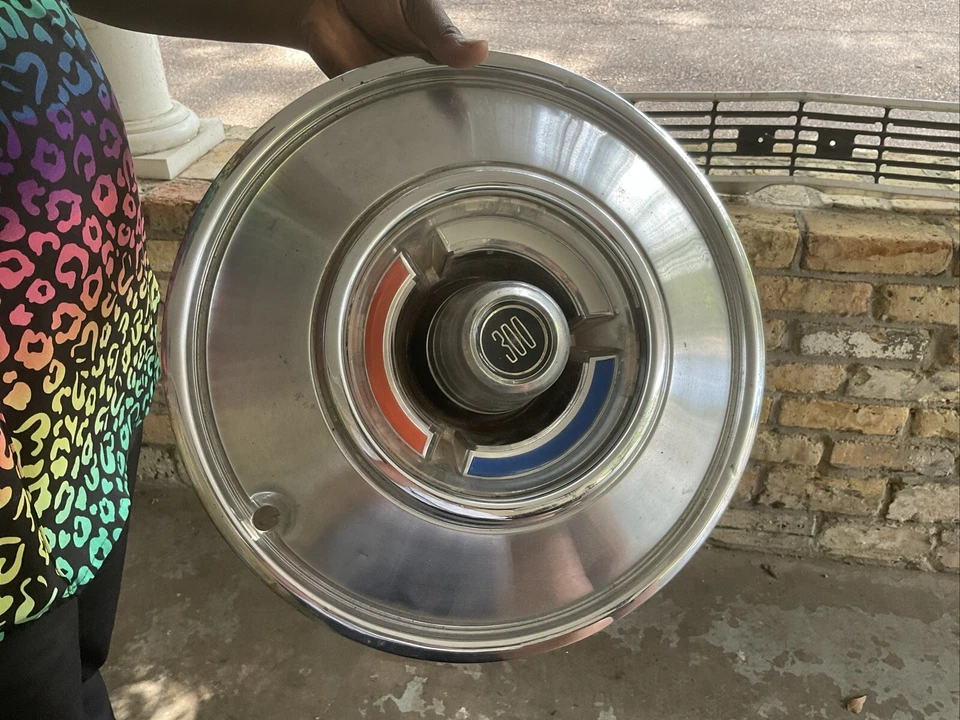 1966 винтажные колпаки колес Chrysler 300 - Изображение 2 из 2