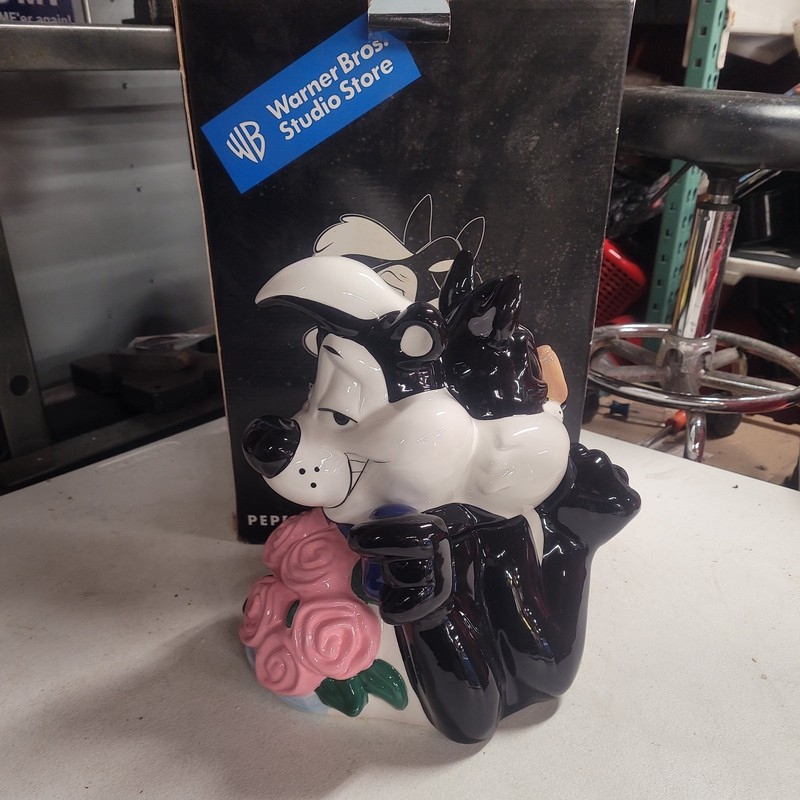 Pepe Le Pew and Penelope Cookie Jar Vintage Looney Tunes & Box 1998 Warner Bros