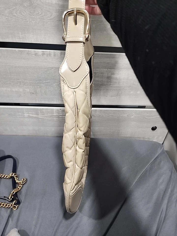 Bolso hobo Burberry bronceado acolchado Foto 4 de 4