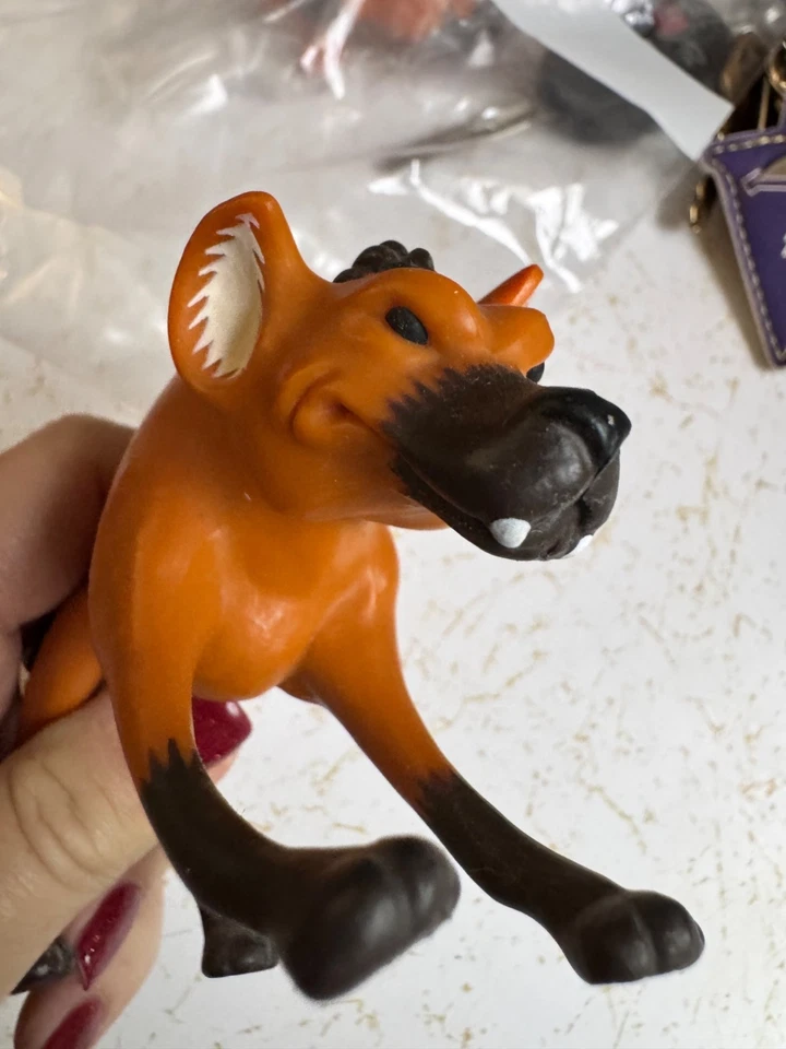 Figura de acción Hasbro Harley Quinn DC COMICS Batman 1998 hiena de colección Foto 2 de 4