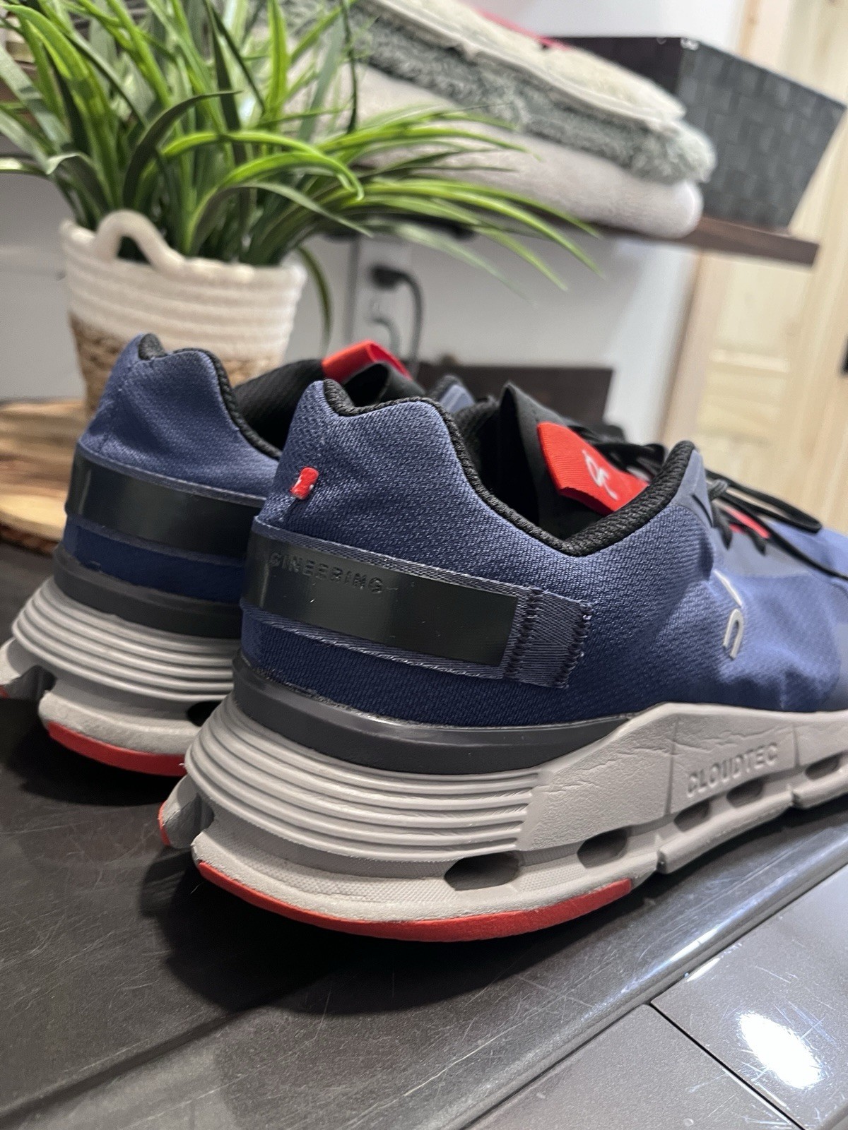 On Cloud Cloudnova Cloudtec Men's Running Shoes B… - image 2