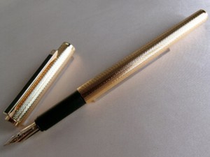 Dunhill Fountain Pen 14K Nib gold Plated Barley Black Line Clip