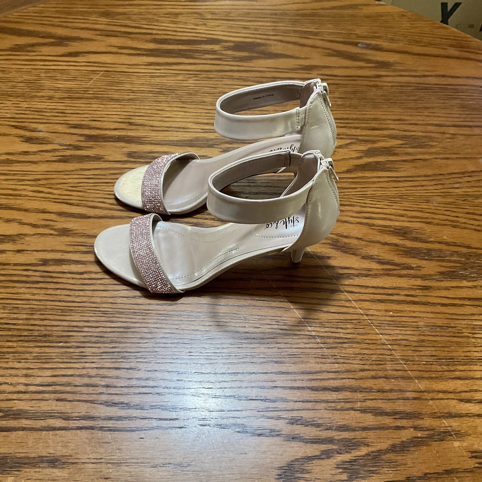 Sandalia con correa al tobillo Style & Co. Philly Srgd oro rosa talla 7,5 punta abierta para mujer Foto 3 de 4