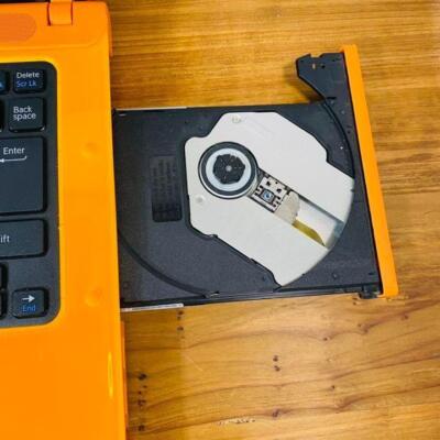 Vaio orange Win11 installed new SSD240 8GB corei5 auxiliary