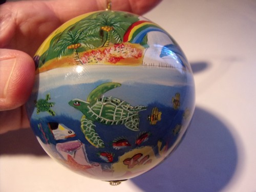 Ornamento dipinto a sfera in vetro soffiato a mano da collezione - Hawaii - nuovo con scatola - $9 s/h - Foto 4 di 7