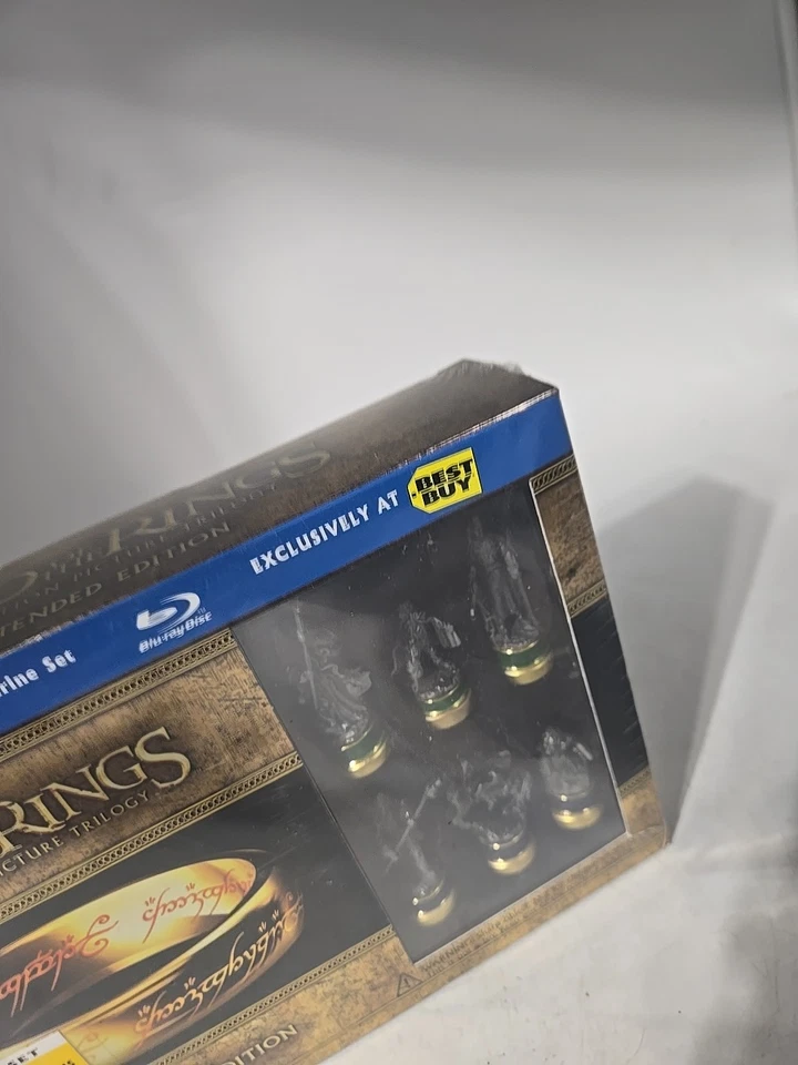 The Lord of the Rings Trilogy Extended Edition Blu-Ray 6-Figurine Set NEW MINT - Image 4 of 4