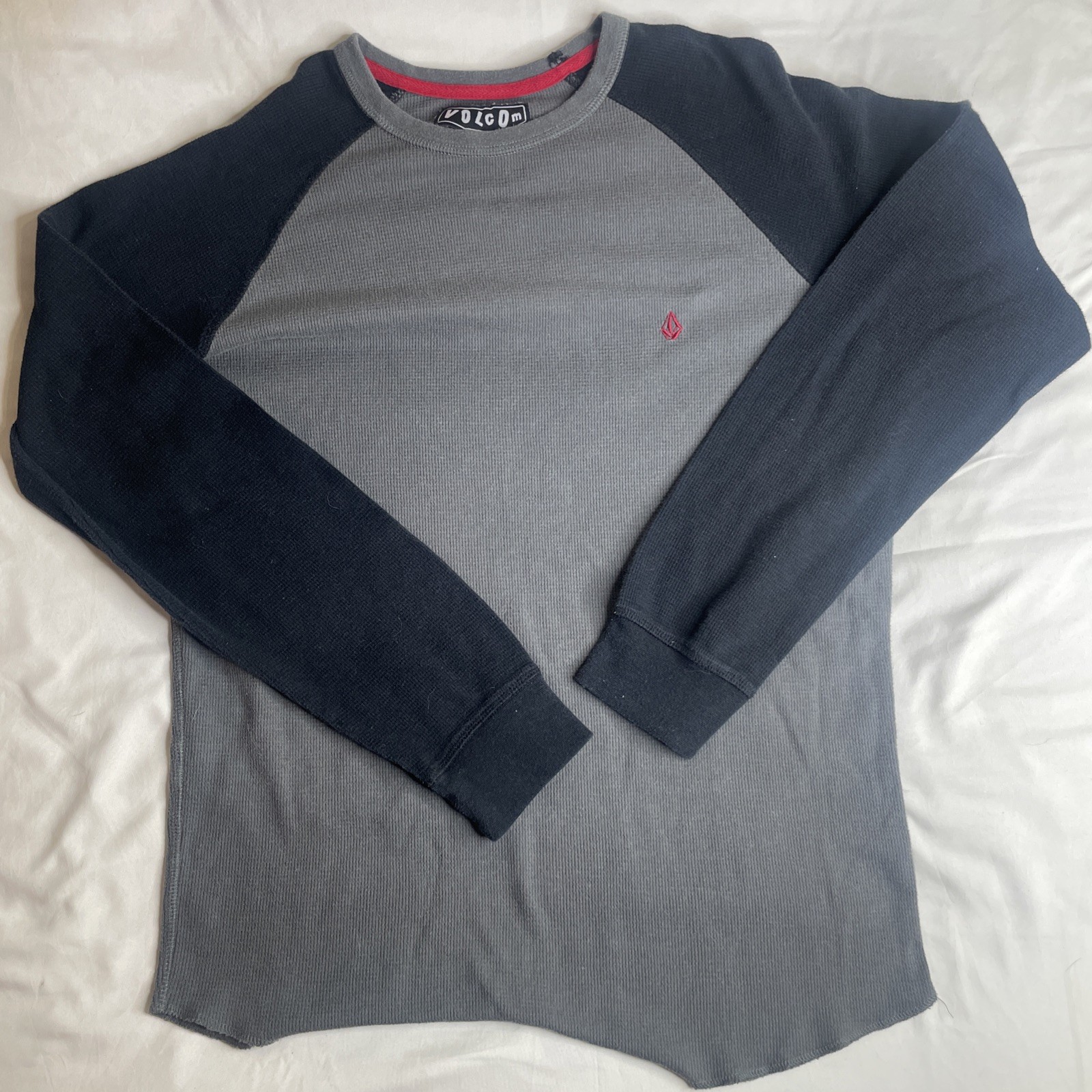 Volcom Men's Gray Black Raglen Crew Neck Long Sleeve T-Shirt Medium