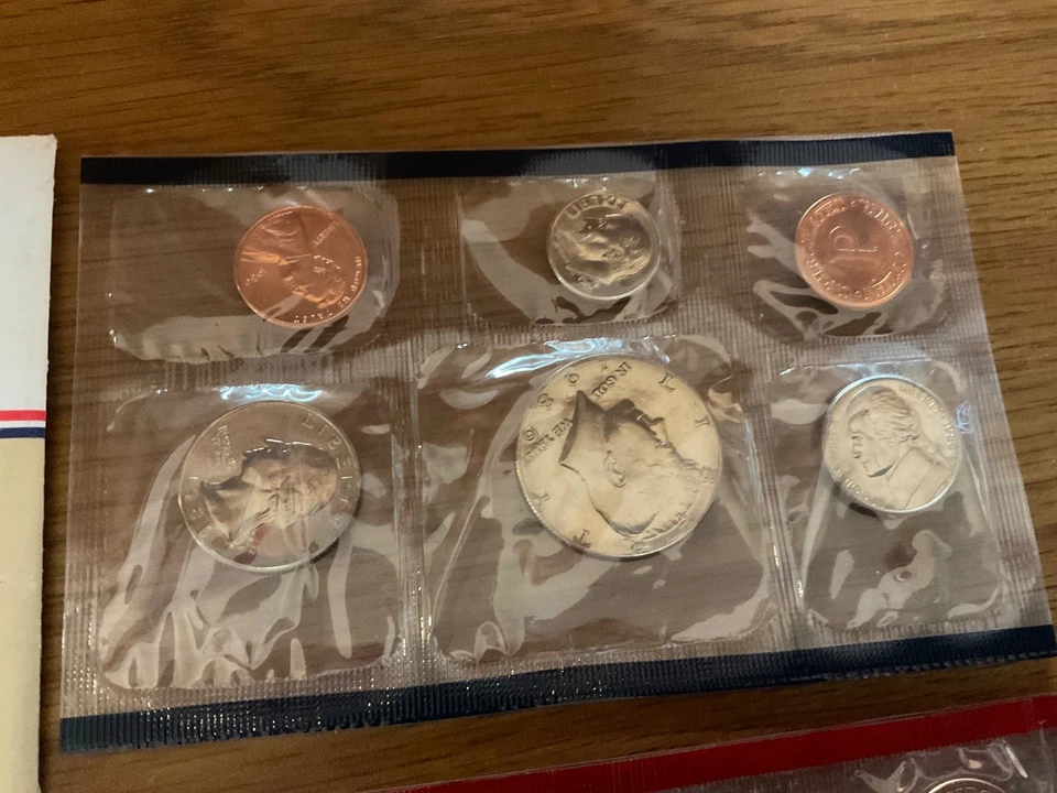 1986 P&D US Mint Set 10-coins Sealed US Original Government Packaging Mint Cello - Image 4 of 4