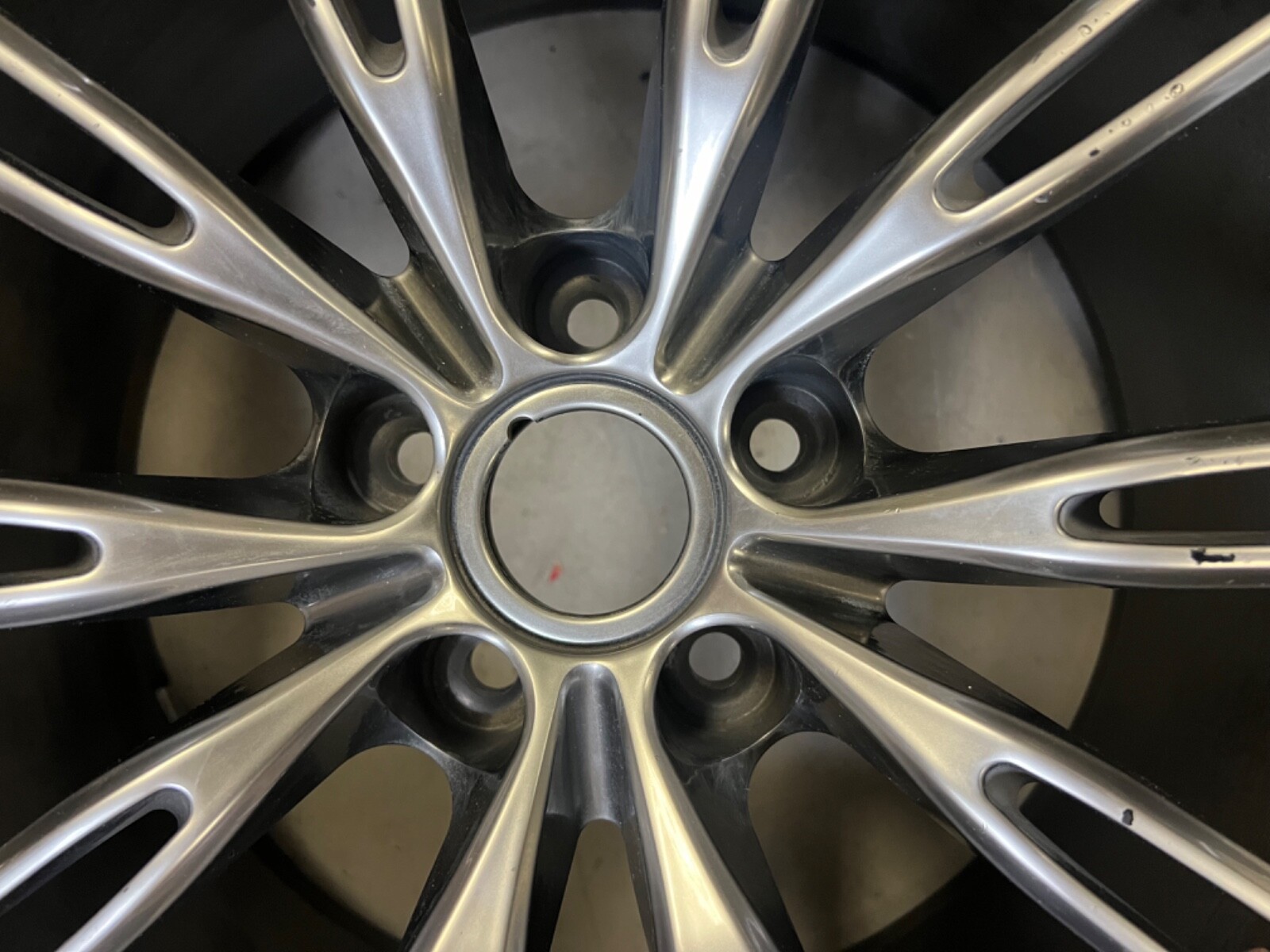Factory Aston Martin DBS Wheel Genuine OEM 20 x 11 CG43-9965G-DB Rear DB9 Virage