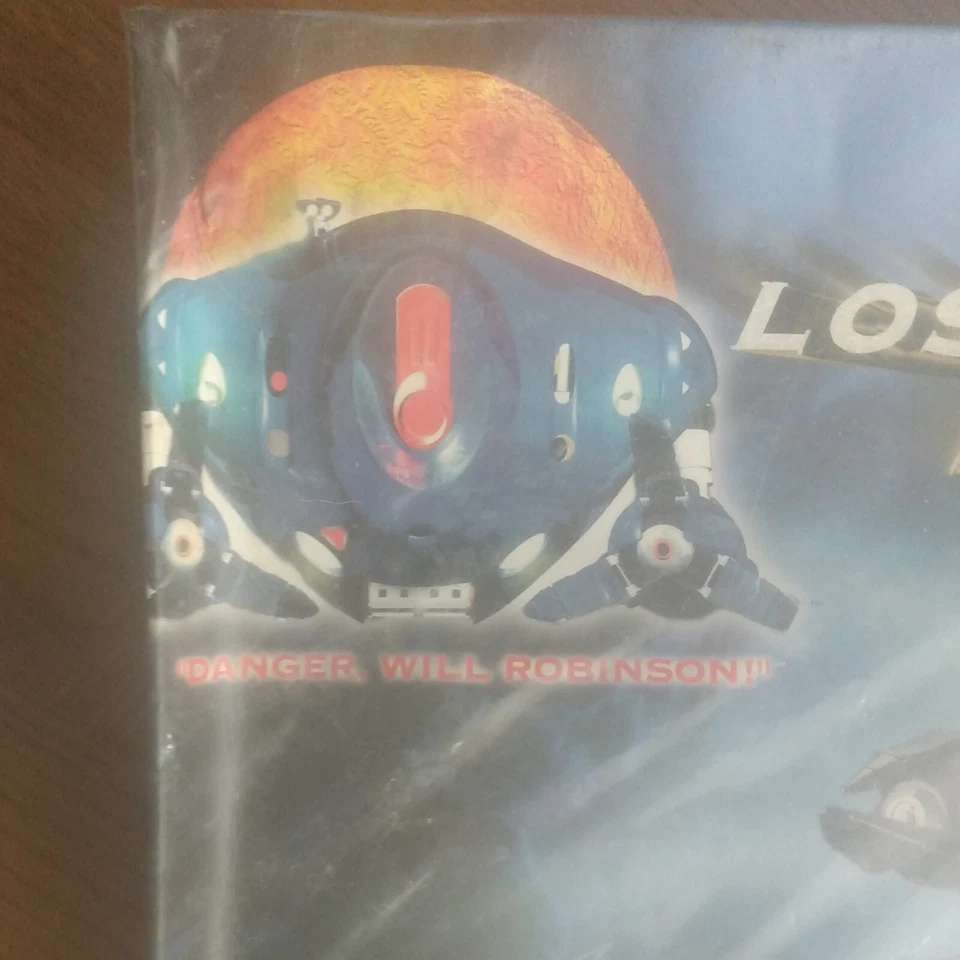 Lost in Space - Robot Plastic Model Kit (AMT/ERTL) sealed NIB - Image 2 of 4
