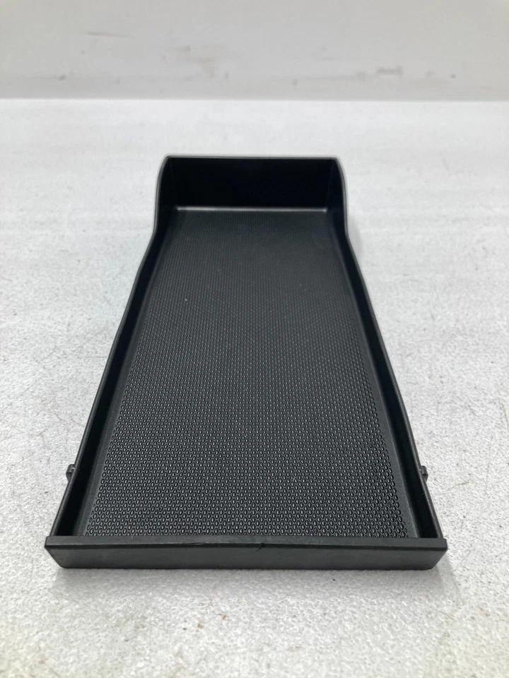 09-16 Audi A4 Quattro Glovebox montagem em armazenamento borracha inserção tapete capa fabricante de equipamento original - Imagem 3 de 4