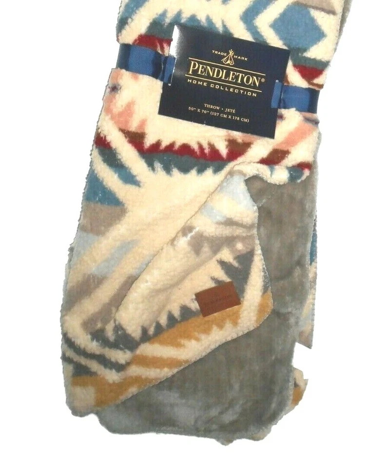 Pendleton beige / taupe Sherpa to Fleece Aztec reversible Blanket throw -50 x 70 - Image 4 of 4