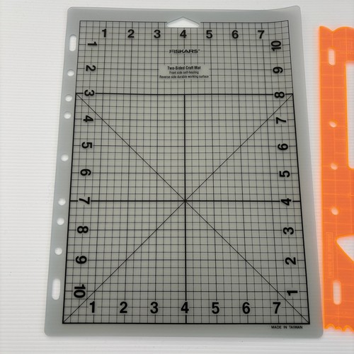 Fiskars Two-Sided Craft Mat & Plastic Stencil Shapes/Edges Paper Craft - Picture 2 of 5
