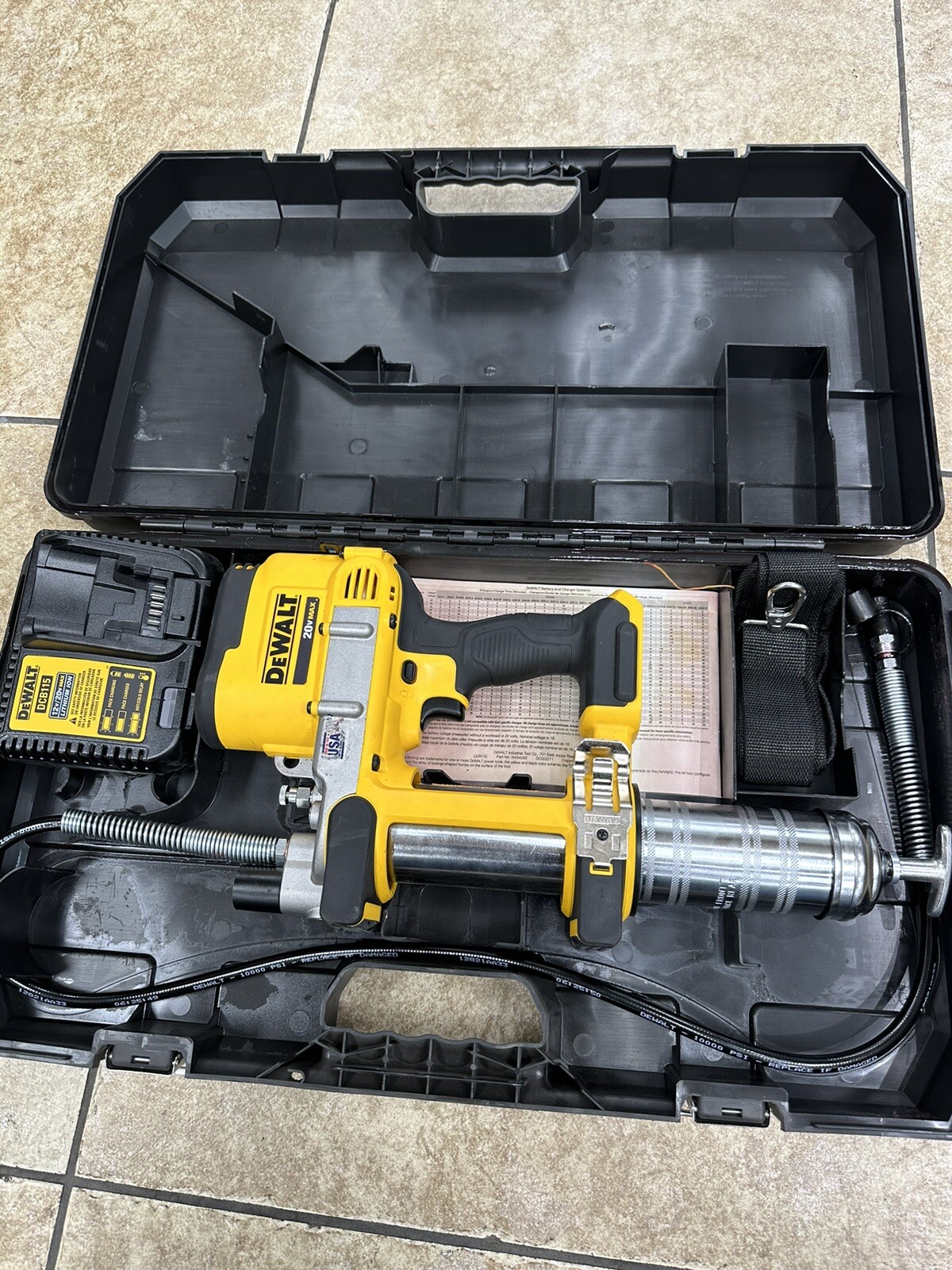 Dewalt DCGG571 Cordless Grease Gun With Case, And Charger eBay