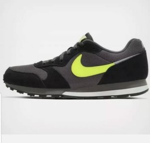 Nike MD Runner 2 ES1 Trainers UK 6.5 EU 40.5 CD5462-002 Grey Volt | eBay