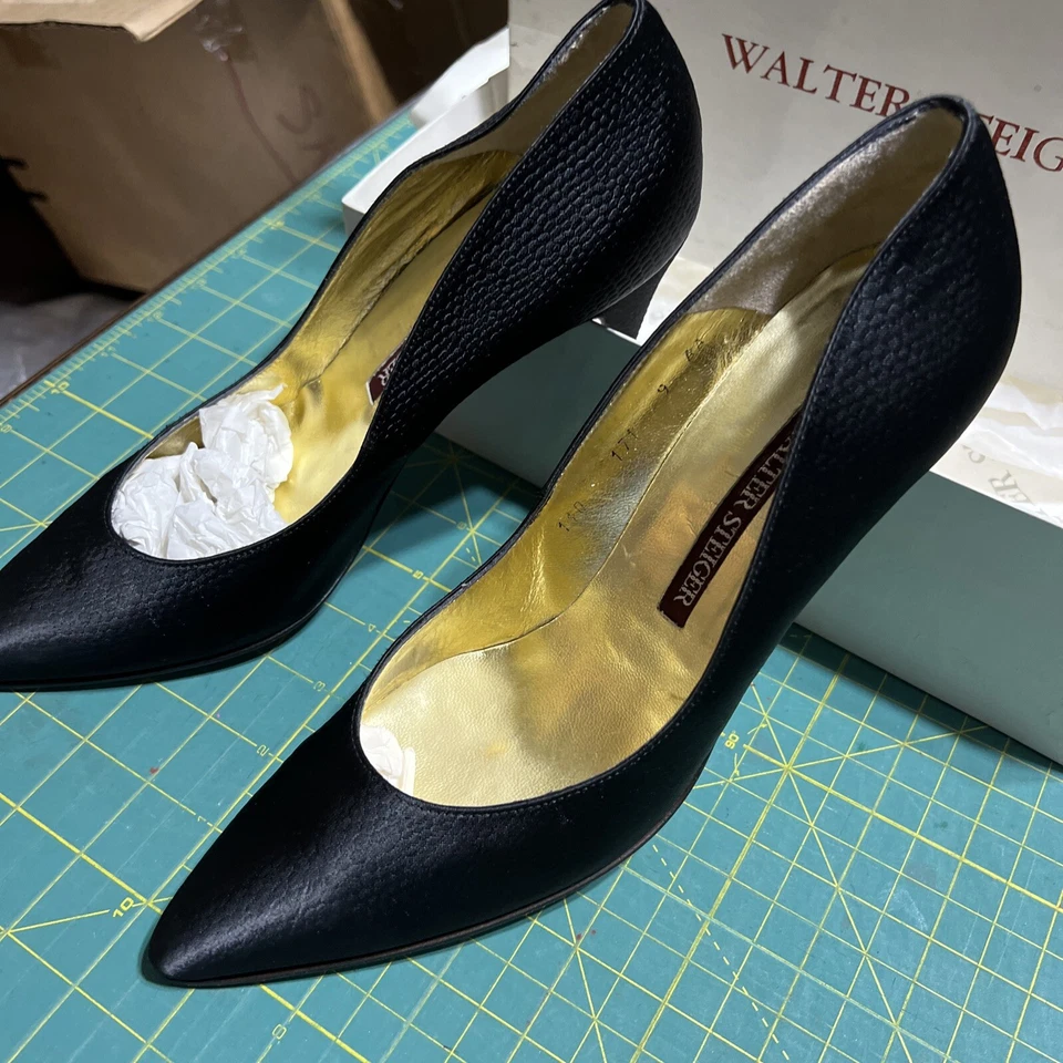 Walter Steiger Satin Black Pumps Hand made Italy size 9AA Neiman Marcus - Image 2 of 4