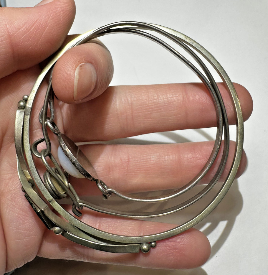 Exquisite Stackable Silver Cab Etched Bangle Hook… - image 3