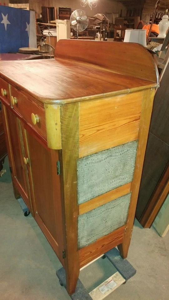 Antigua caja fuerte para pasteles - Madera de pino hecha temprano - Lata perforada - Hermosa Foto 3 de 4