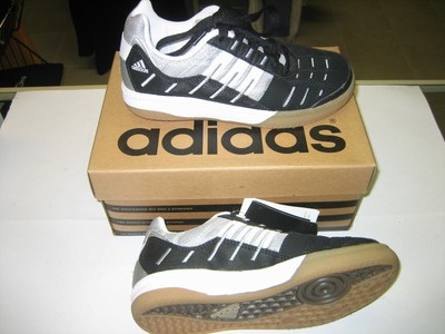 adidas youth sneakers