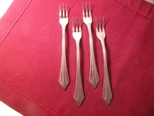4 Seafood Cocktail Forks Reed & Barton Rebacraft Sarajevo Stainless 5 7/8"