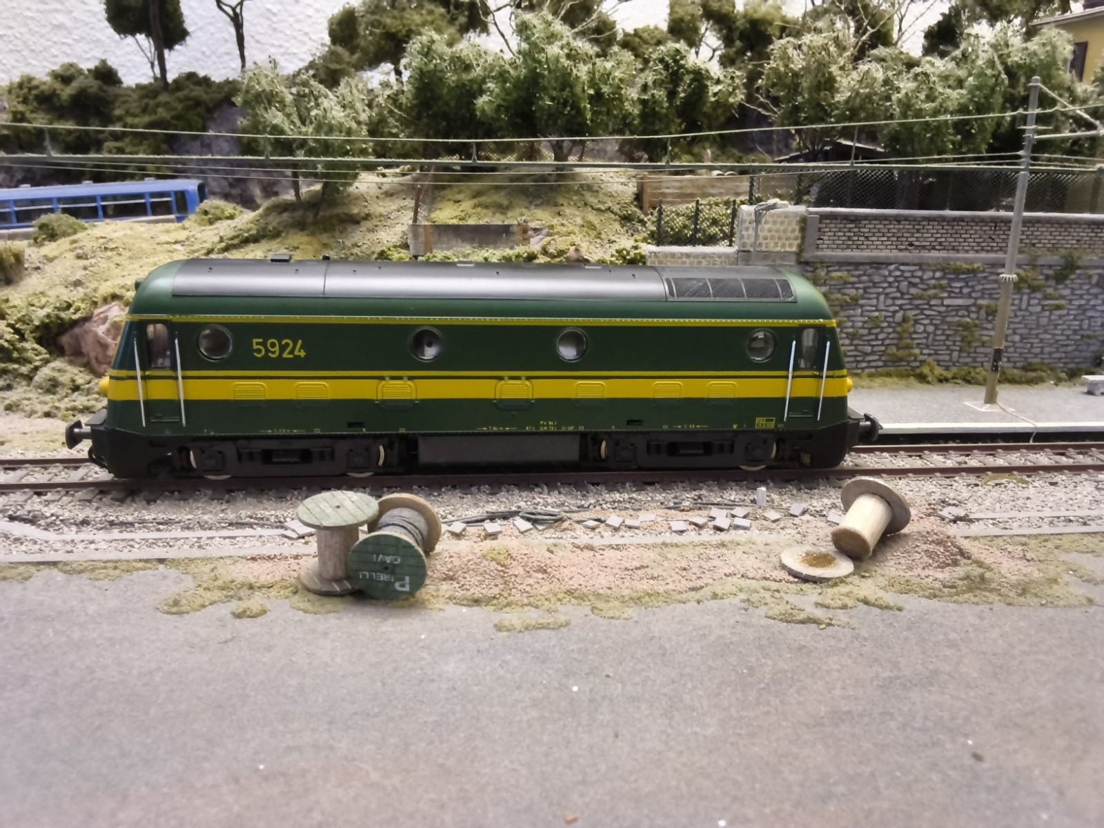 ROCO. LOCOMOTORE DIESEL SNCB  5924.     ARTICOLO 43452 HO.  CORRENTE...