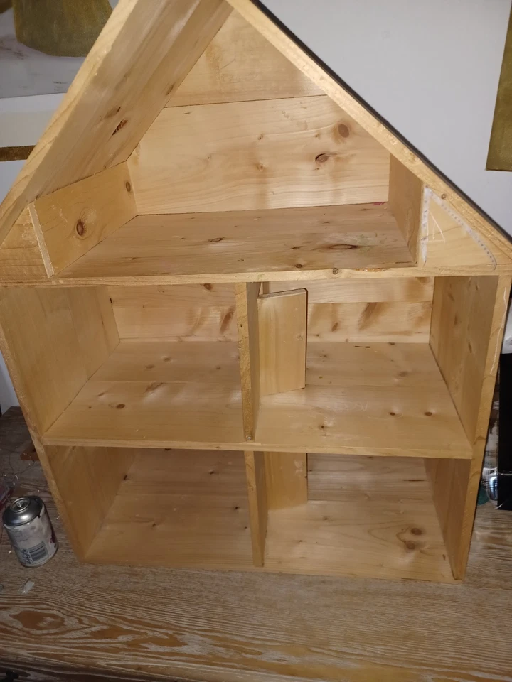 Handgemachres Puppenhaus eventuell mit Möbelstück - Bild 1 von 1