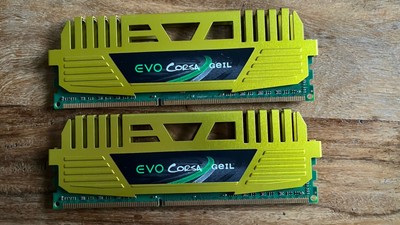 4GB GEIL EVO Corsa DDR3 RAM 1866MHz PC3-14900U DIMM 240-pol CL9 GOC316GB1866C9QC