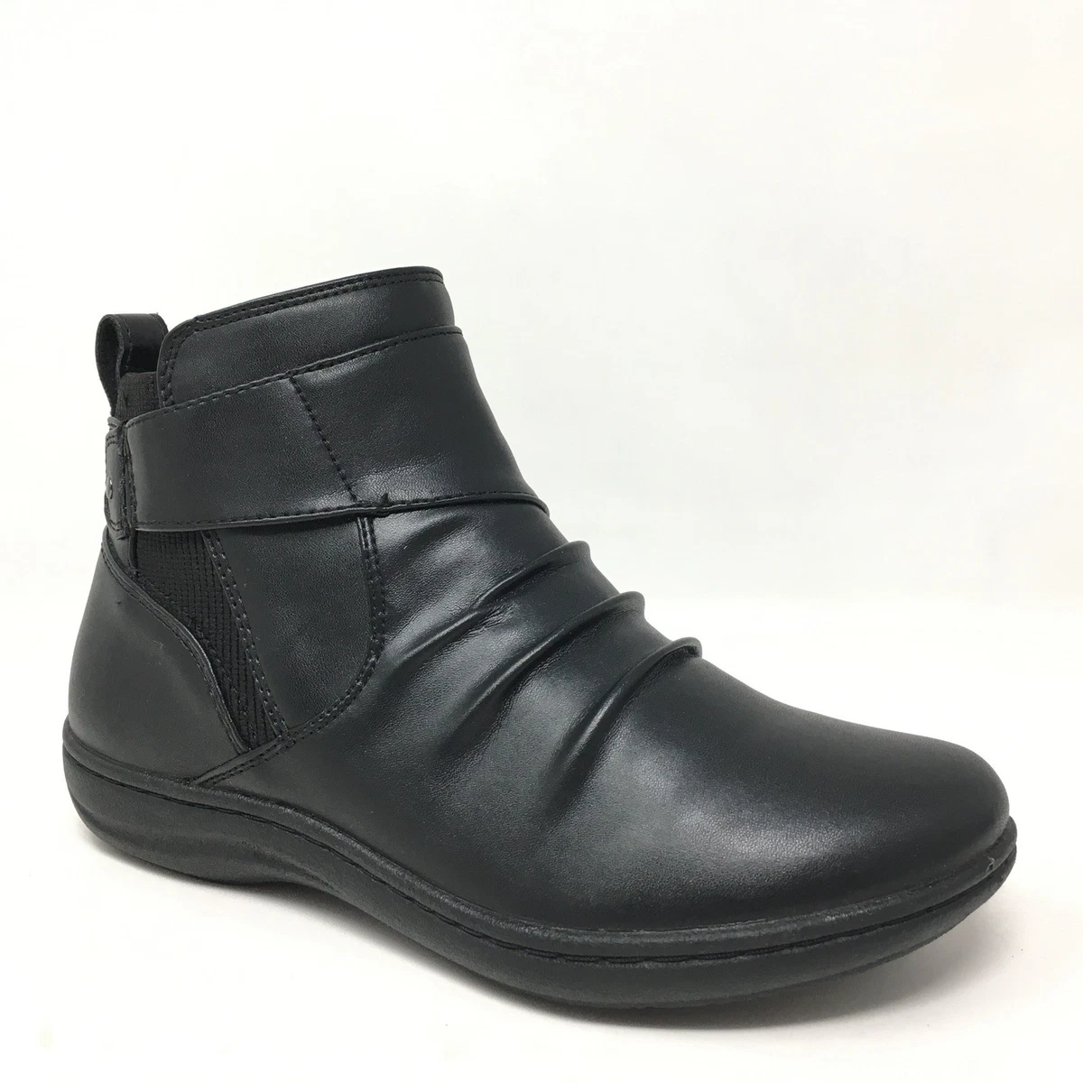 Clarks Clarkdale Hall Pull On Ankle Boots Black Leather NEW Size 9 Amazon.com | Clarks Clarkdale Hall Cognac Suede 7 EE - Wide  main image 2