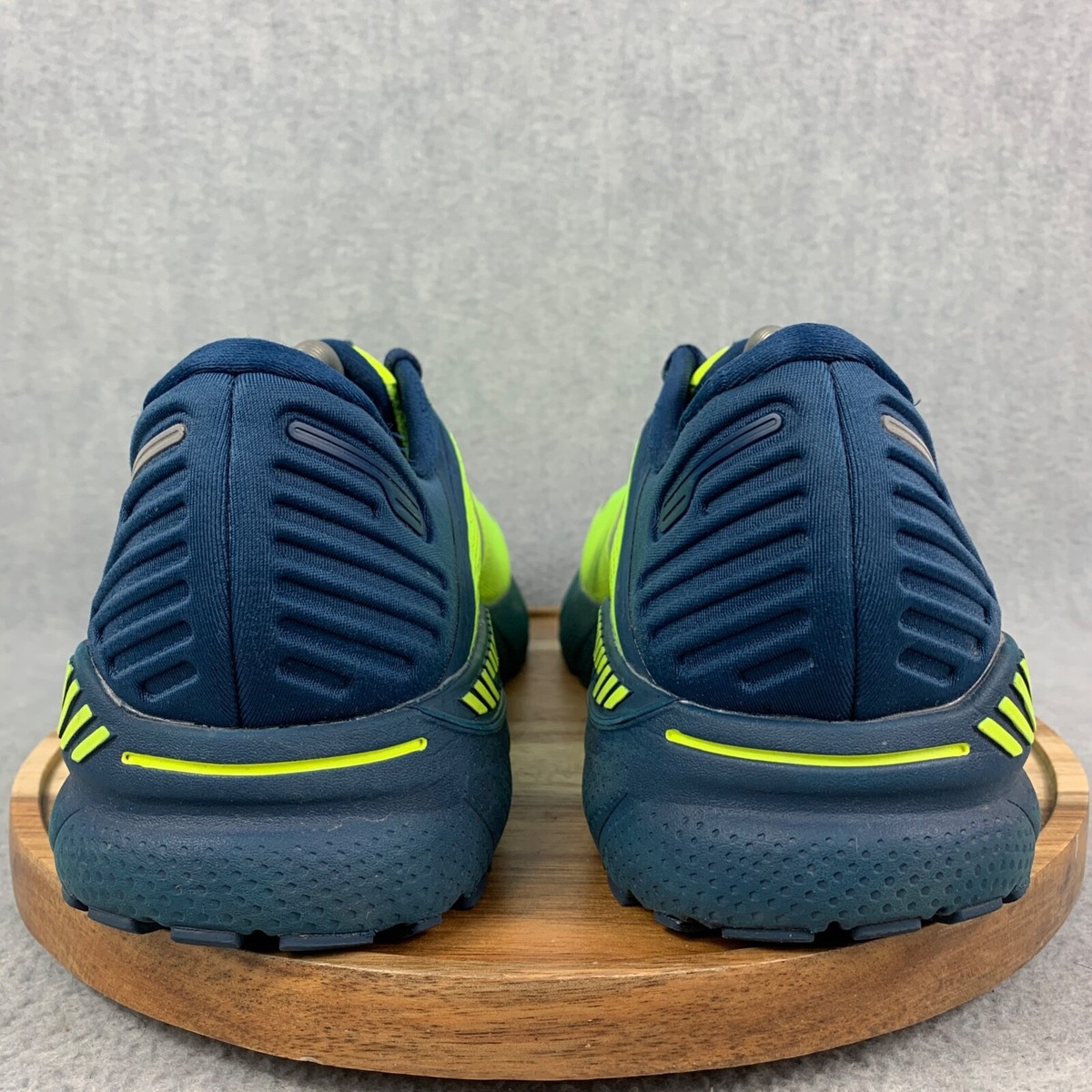 Brooks Adrenaline GTS 22 Shoes Mens Size 11 Yellow Sneakers  display picture 2