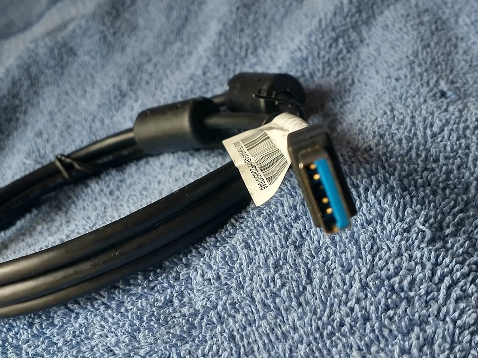 5.5-Foot USB 3.0 Cable USB-A to USB-B [Type A/B - M/M - Super Speed] - Image 4 of 4