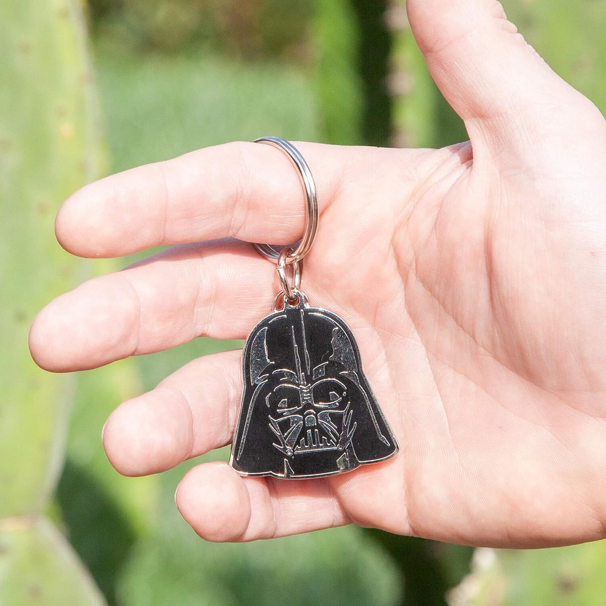 Plasticolor Star Wars Keychain - Darth Vader Design in Sleek Black