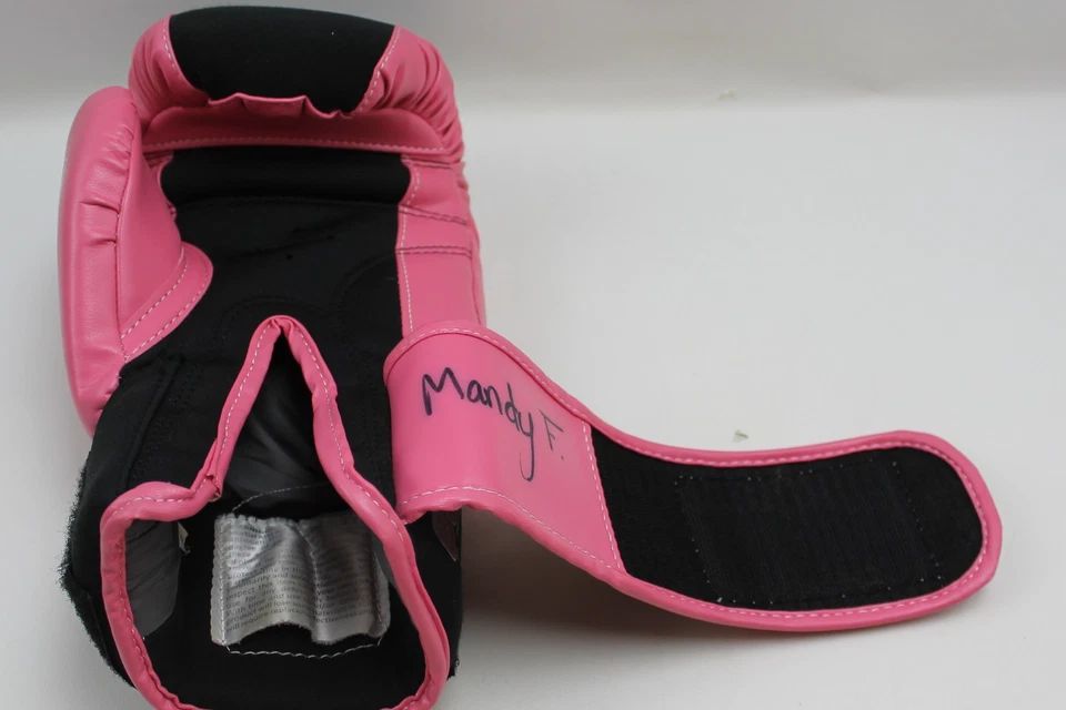 Title Boxing Gel Size Medium Boxing Gloves - Image 4 of 4