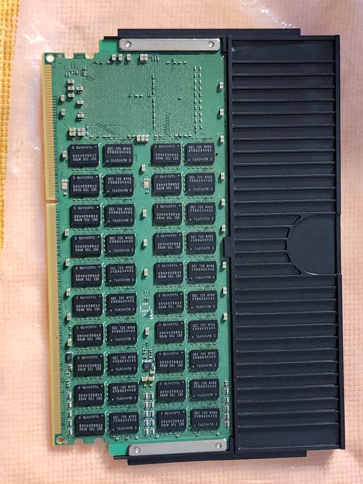 USED IBM 00LP744 64GB CDIMM DDR3 Memory 1600Mhz M350B8G70DM0-YK0M0 - Image 4 of 4