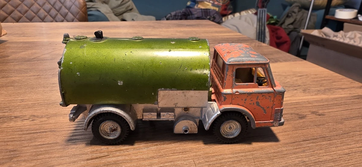 Dinky Toys Camion Balayeuse 451 Neuf Avec Boite Abimée
