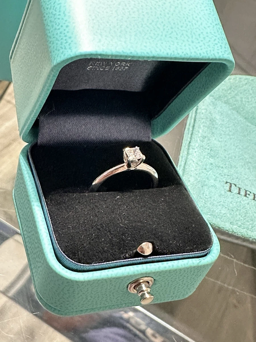 Tiffany & Co. Diamond 0.25 ctw - 0.49 ctw Total Carat Weight
