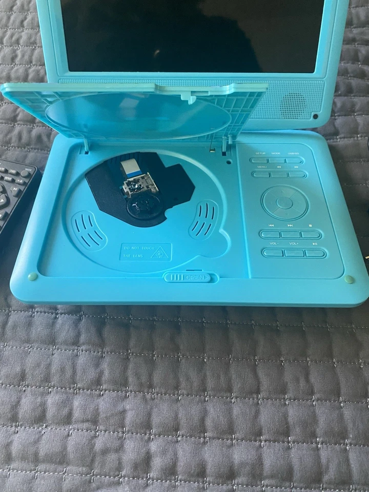 DVD player portátil DBPOWER com carregador e controle remoto - Imagem 3 de 4