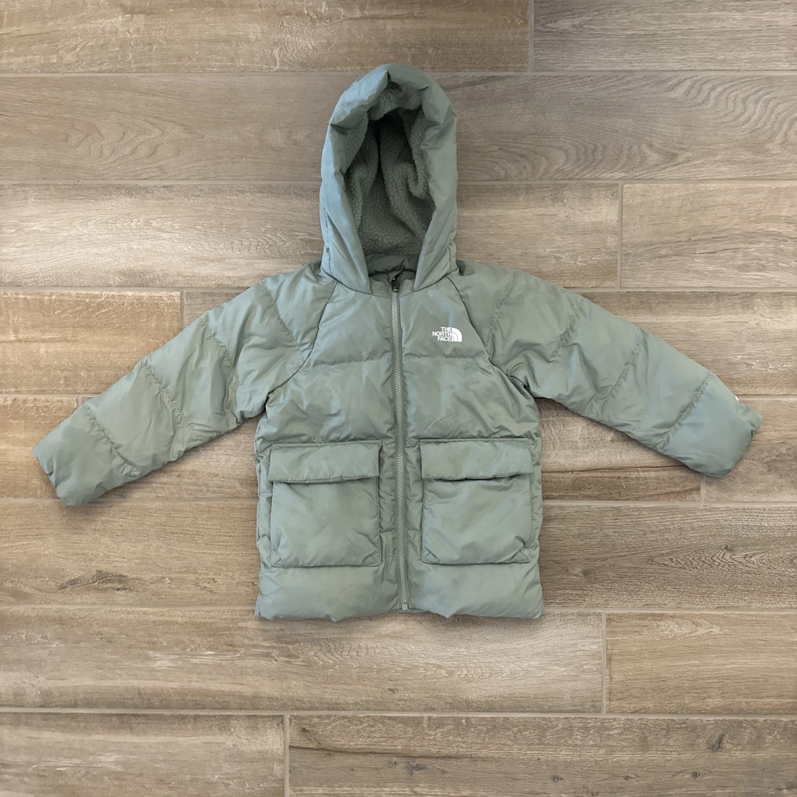 The North Face Kids 600 Fill North Down Fleece-Lined Short Parka Moss Size 5
Opens in a new window o