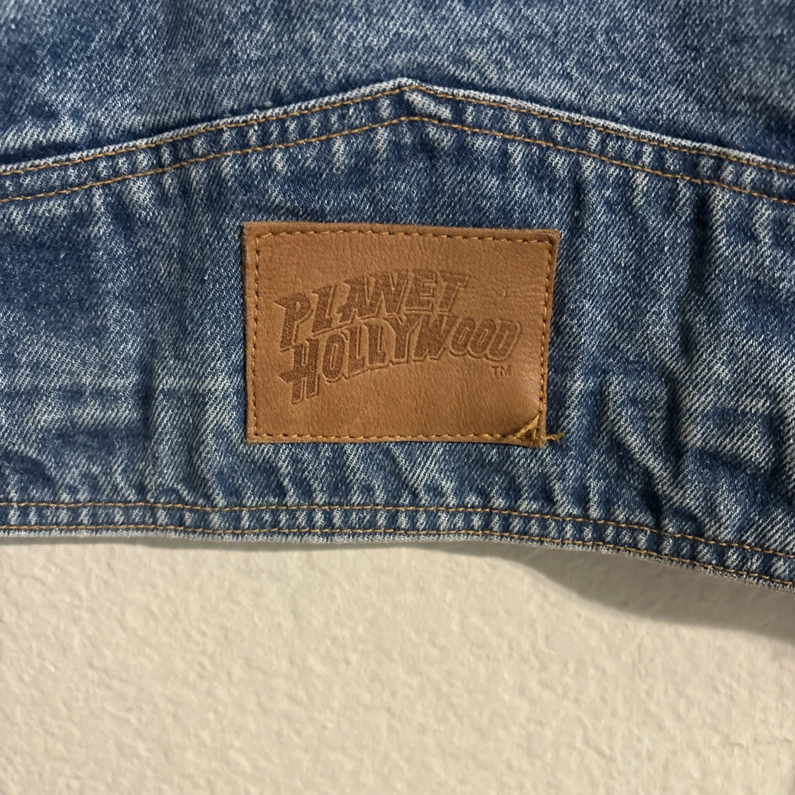 Vintage 1991 PLANET HOLLYWOOD Las Vegas Casino Denim Trucker Jean Jacket Small - product detail image 4