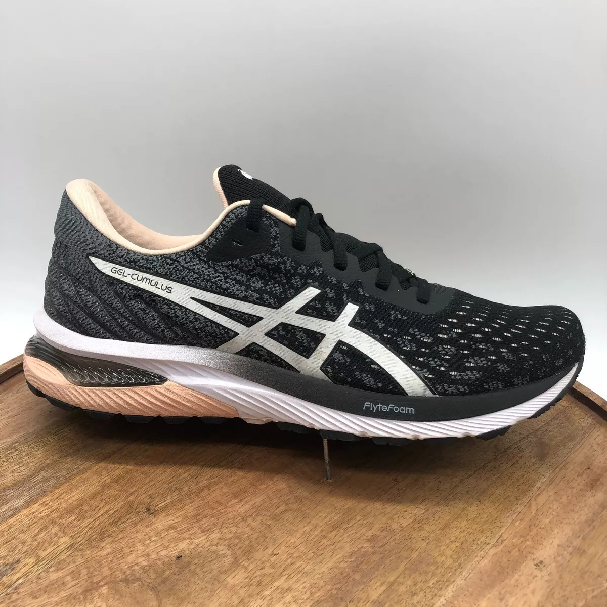 Womens asics top cumulus 22