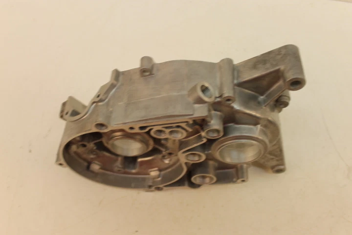 CARTER YAMAHA DT80 GT1 GT80 MX80 TY80 374-15111-00-00 Foto 3 de 4