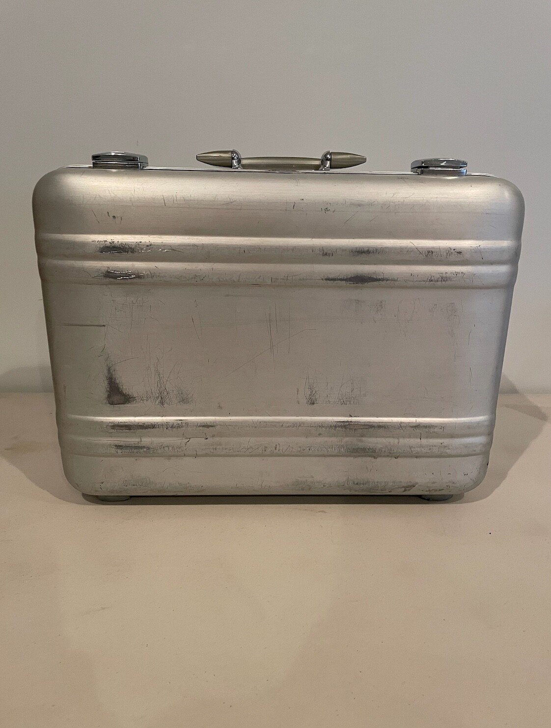Zero Halliburton Silver Aluminum Briefcase 18” x 14” x 5” eBay