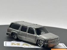 Slammed 2001 01 Chevrolet Suburban SUV in 1/64 Scale Limited Edition H9
