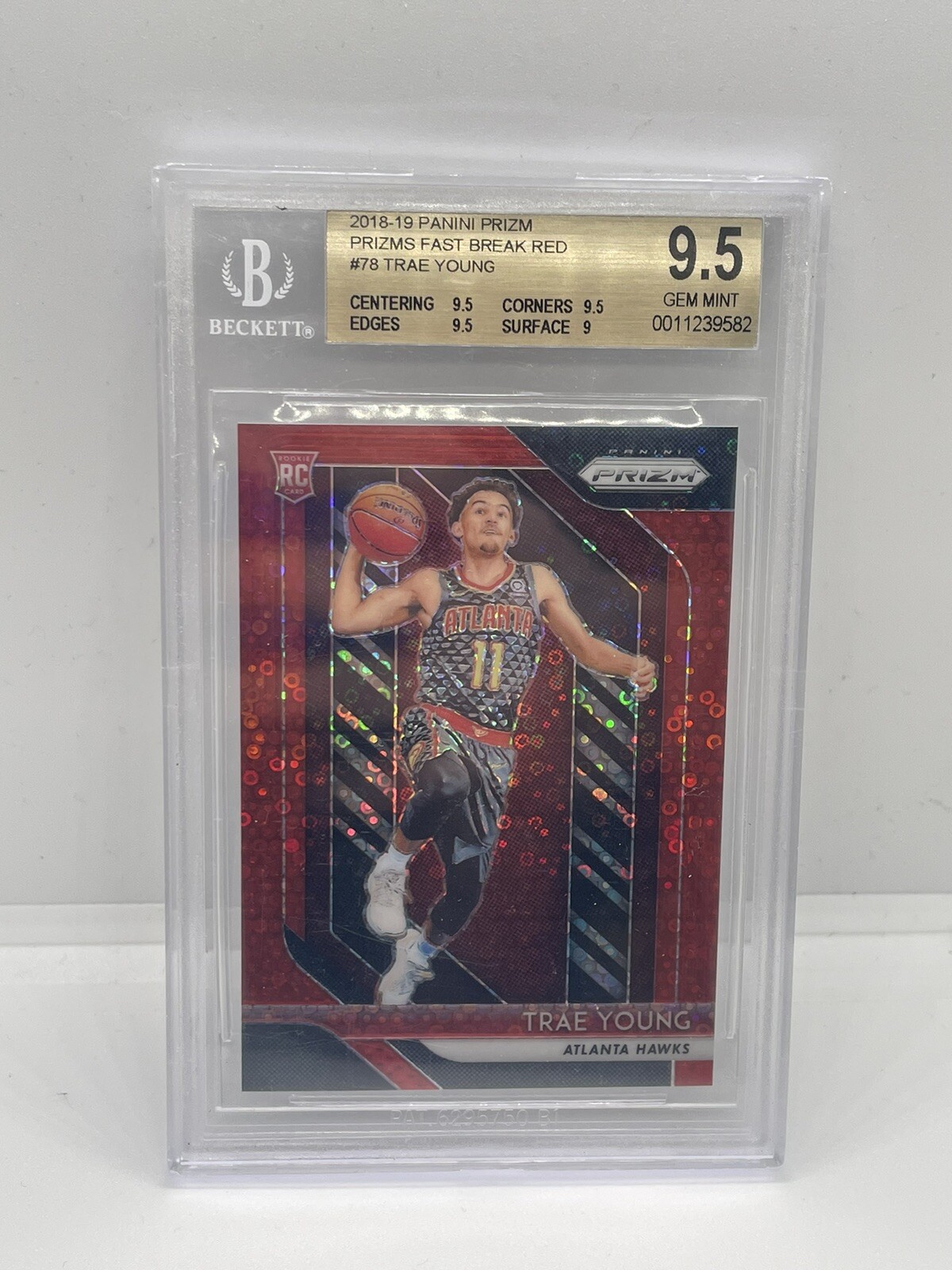 2018 Trae Young Panini Prizm Fast Break Red Rookie /125 BGS 9.5 RC