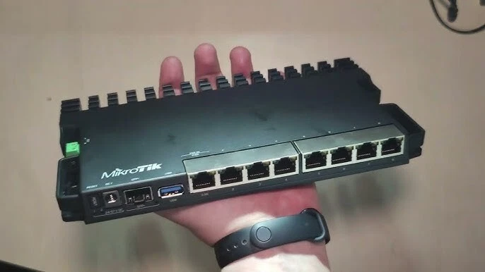 MikroTik RouterBOARD RB5009UG+S+IN - Immagine 2 di 4