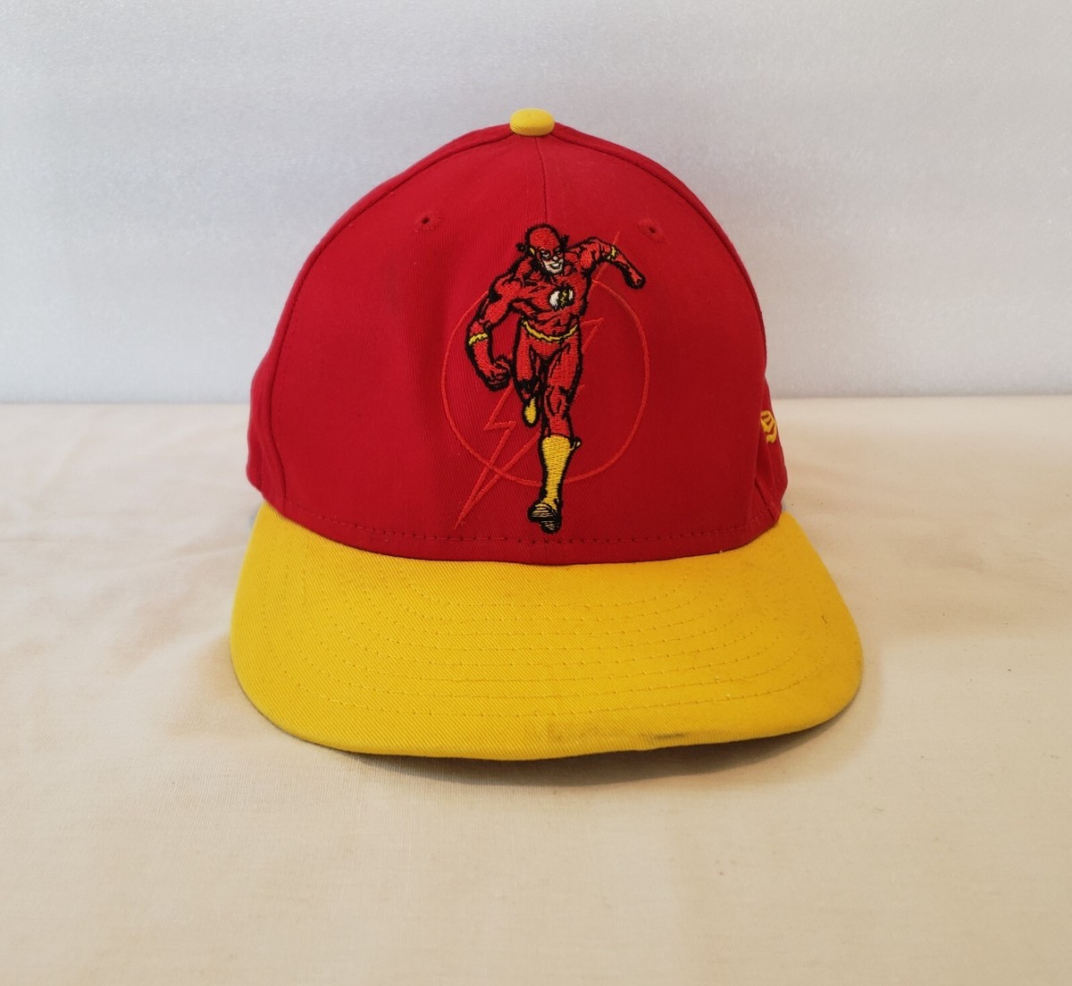 DC Comics New Era Embroidered The Flash Snap Back Hat Red