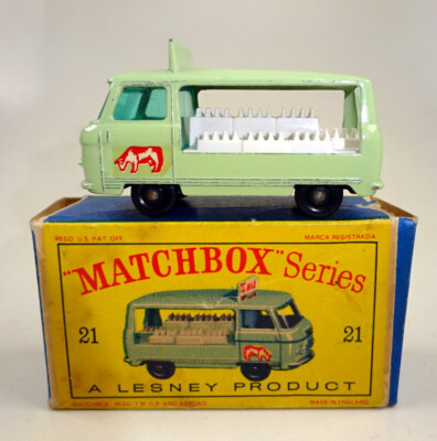 Matchbox RW 21C Milk Float schwarze Räder mittleres 24iger Profil in ''D'' Box